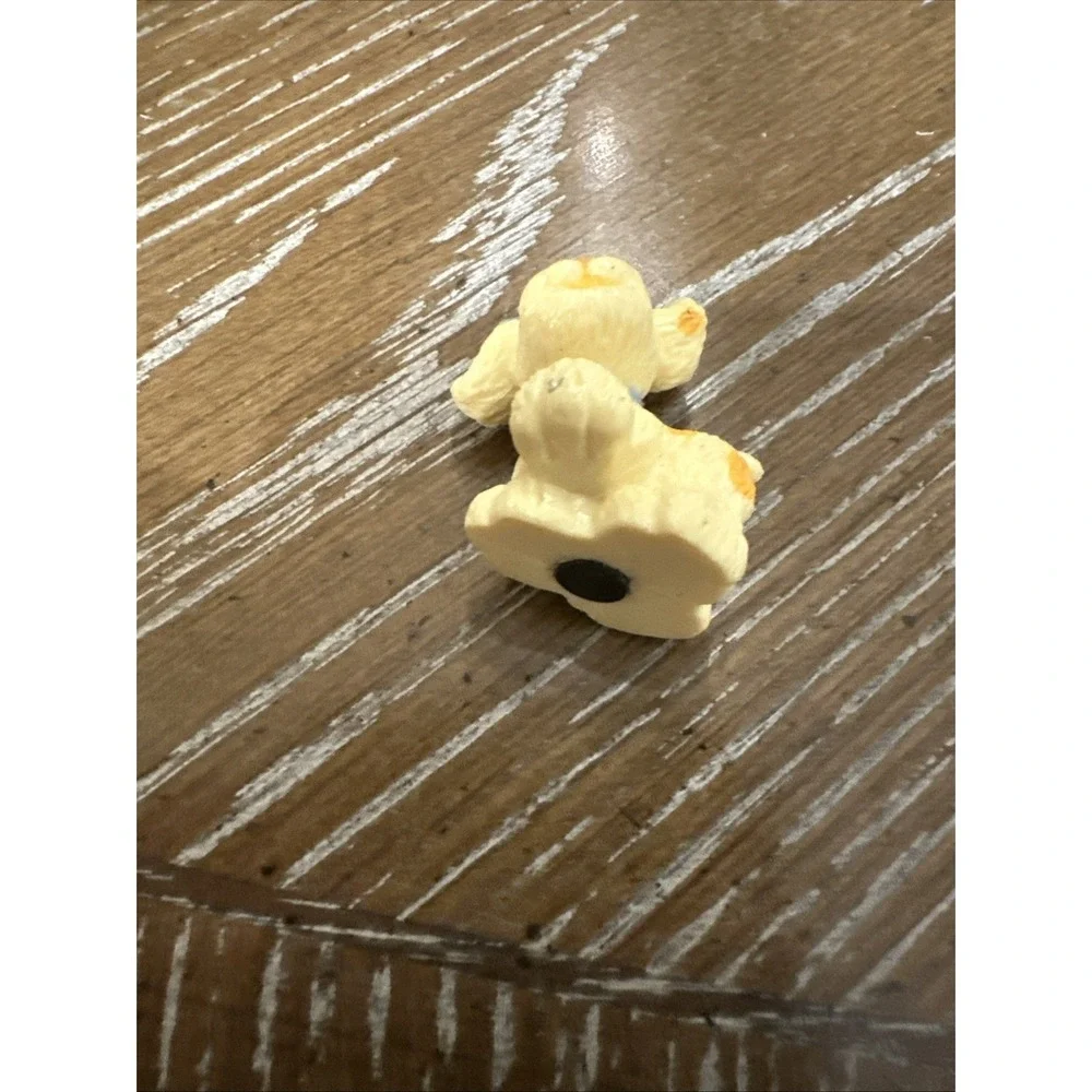 VINTAGE PRECIOUS PLACES FISHER PRICE DOG 1988‎